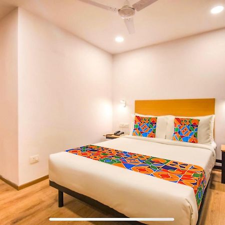 Fabexpress Heera Holiday Inn Kolkata Exterior photo
