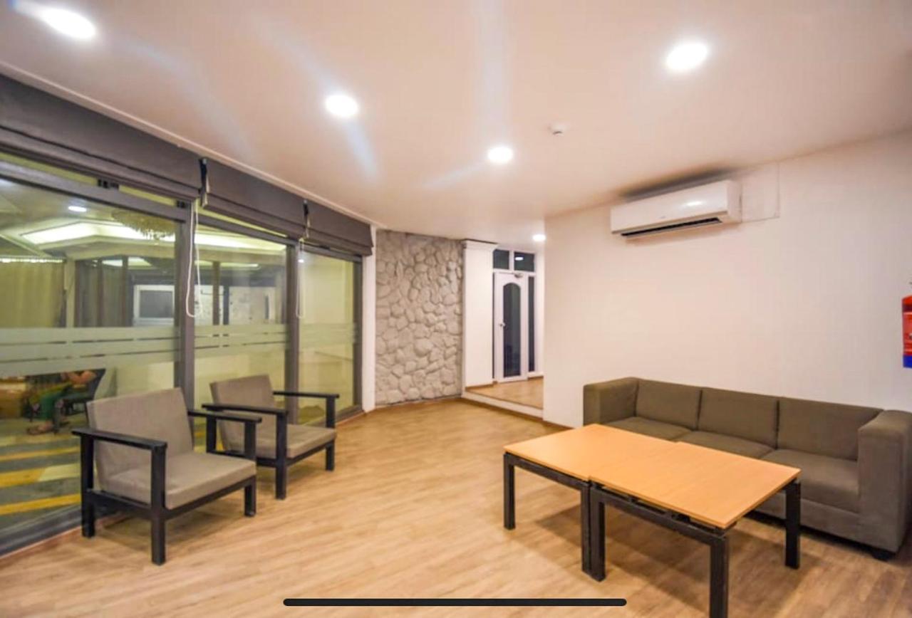 Fabexpress Heera Holiday Inn Kolkata Exterior photo